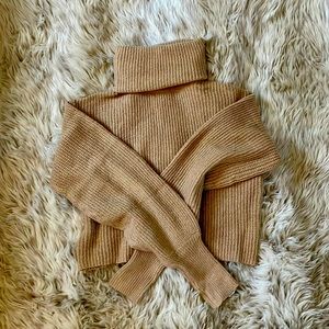 NWT! HYFVE Chunky Cropped Turtleneck Sweater. Tan in color. Small.